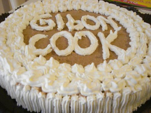 Torta con mousse al cioccolato al latte